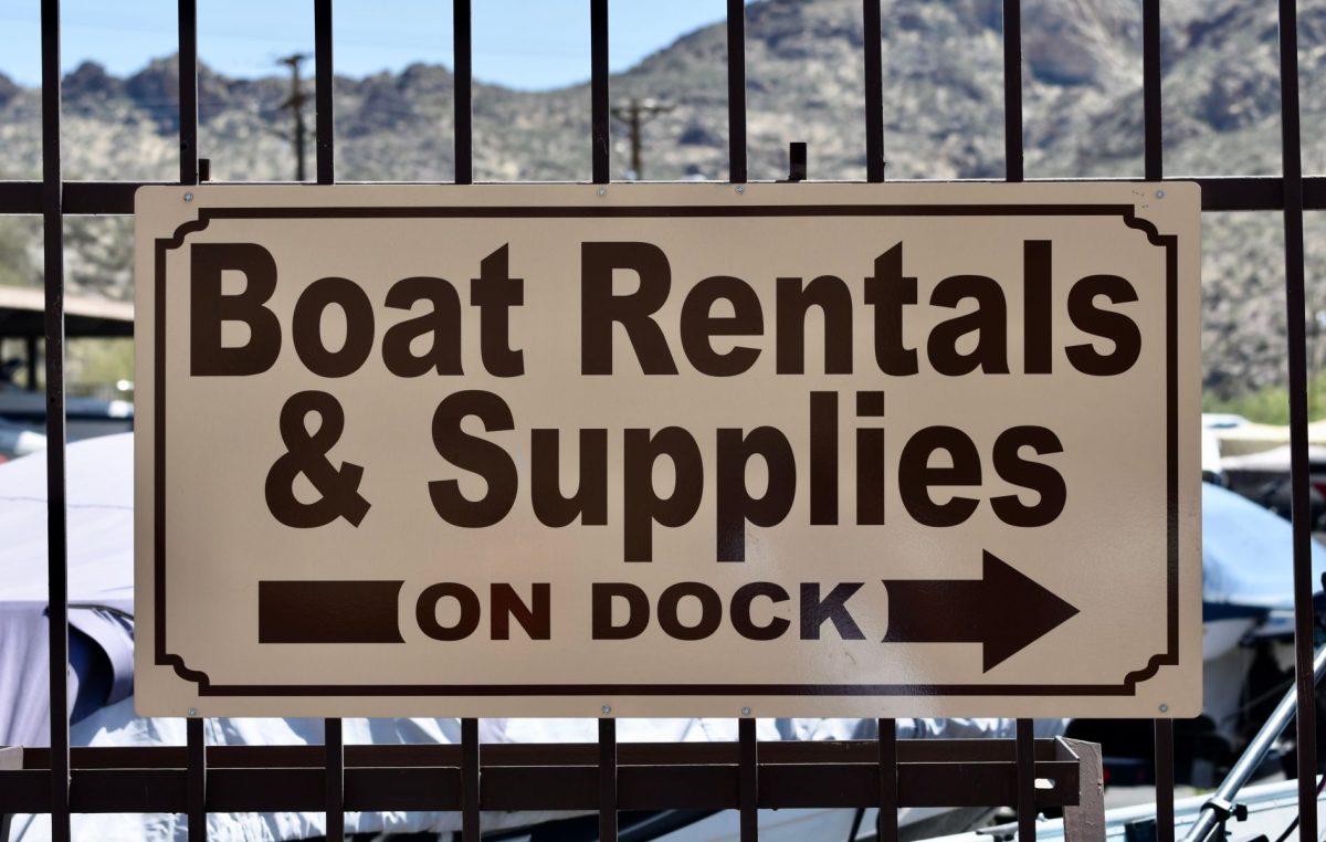 boat rentals sign
